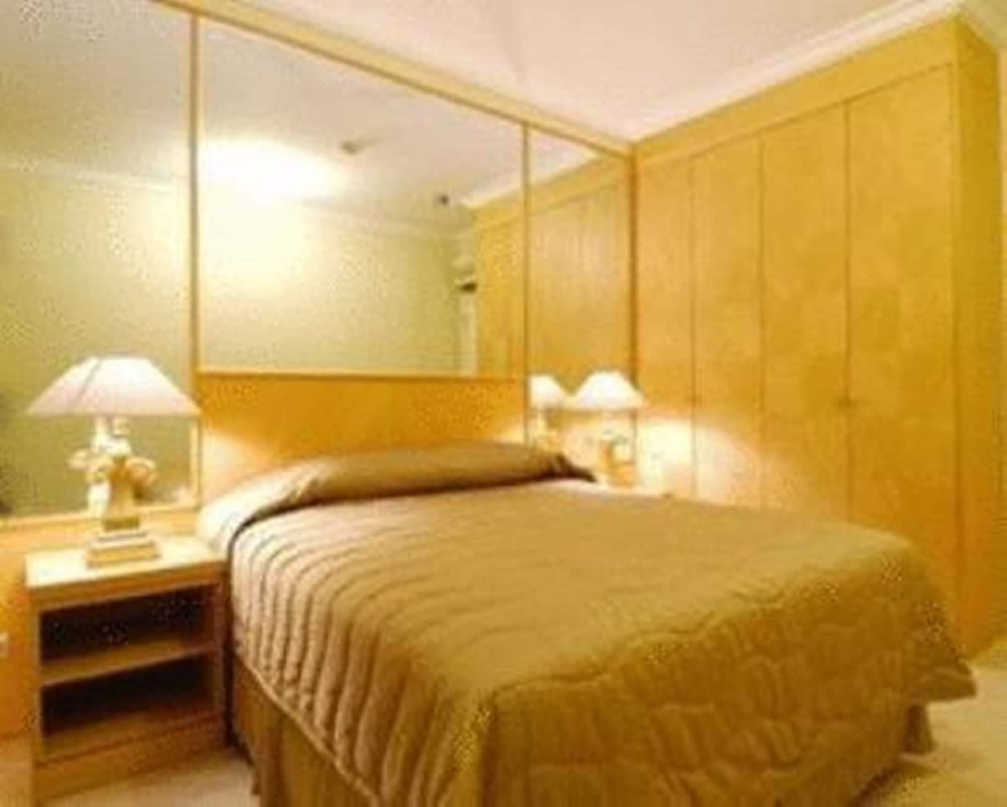 Batavia Hotel & Serviced Apartments Jakarta Ngoại thất bức ảnh