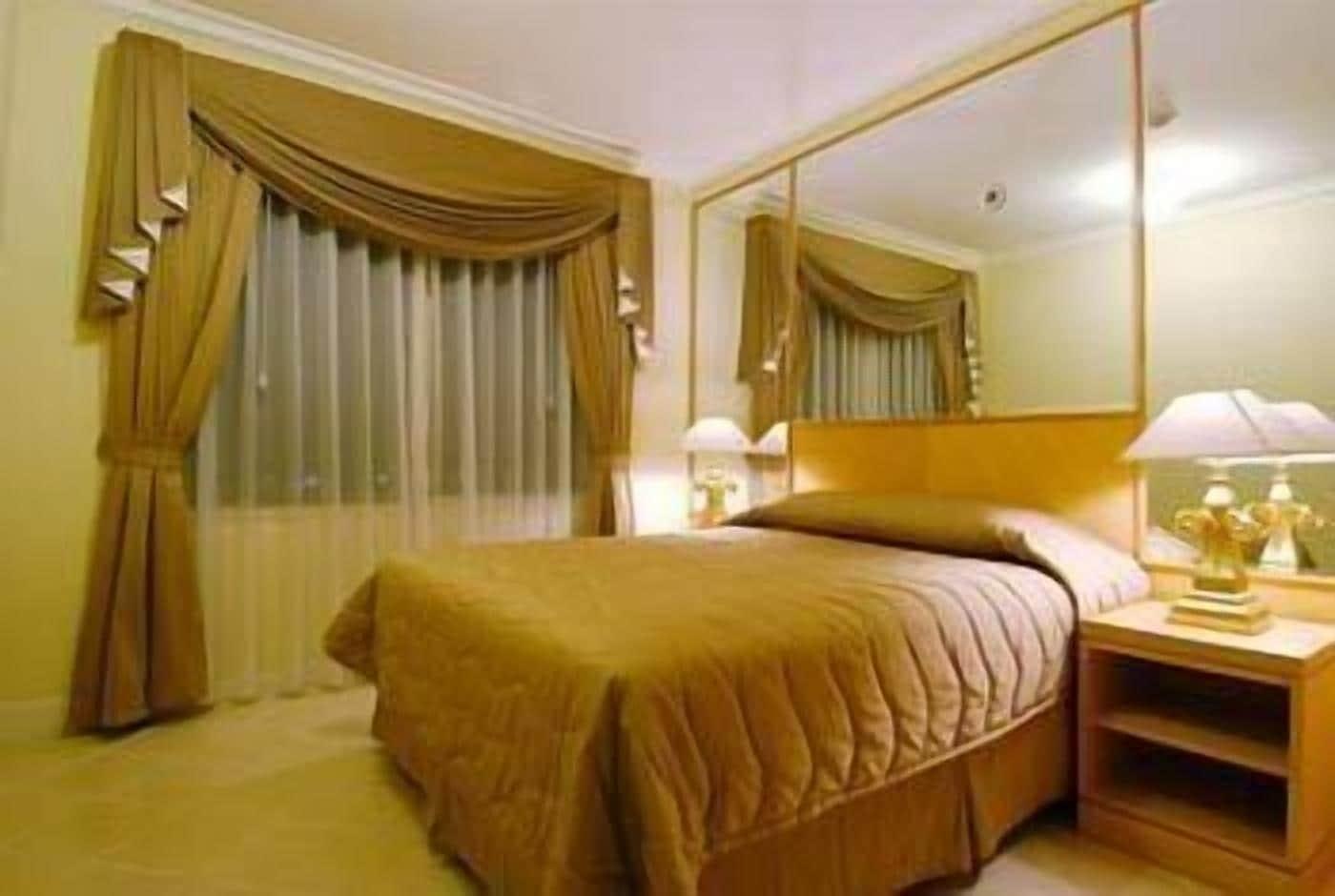 Batavia Hotel & Serviced Apartments Jakarta Ngoại thất bức ảnh