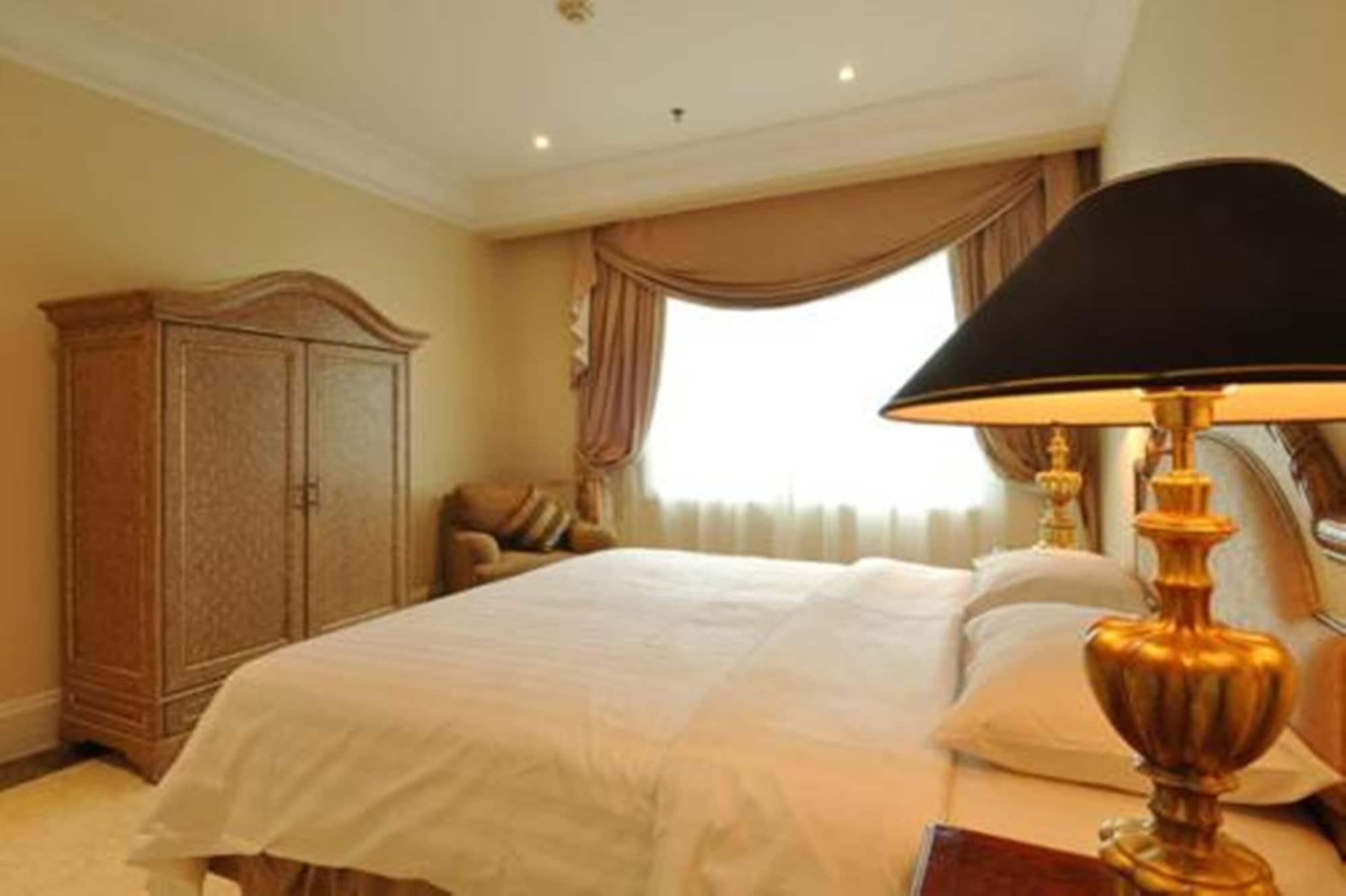 Batavia Hotel & Serviced Apartments Jakarta Ngoại thất bức ảnh