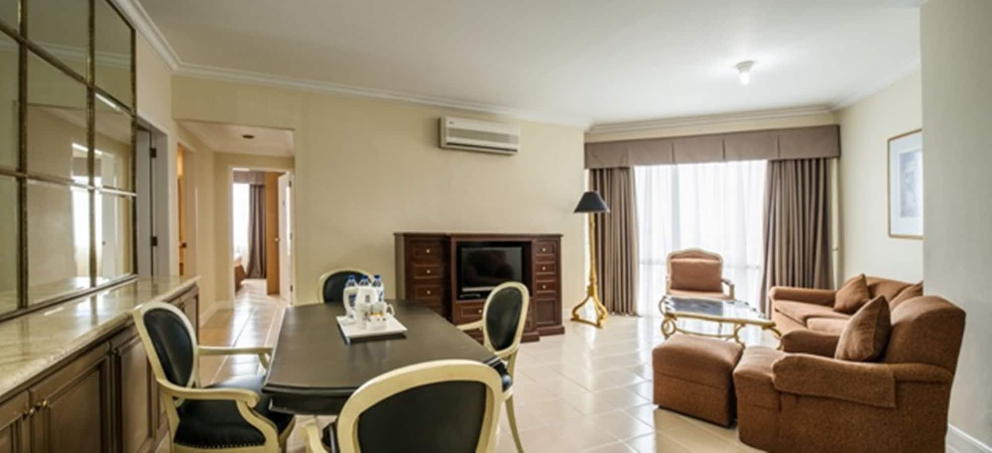 Batavia Hotel & Serviced Apartments Jakarta Ngoại thất bức ảnh