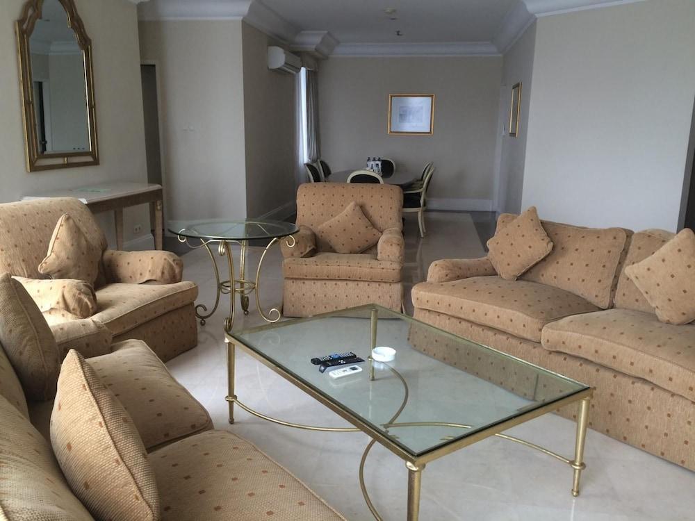 Batavia Hotel & Serviced Apartments Jakarta Ngoại thất bức ảnh