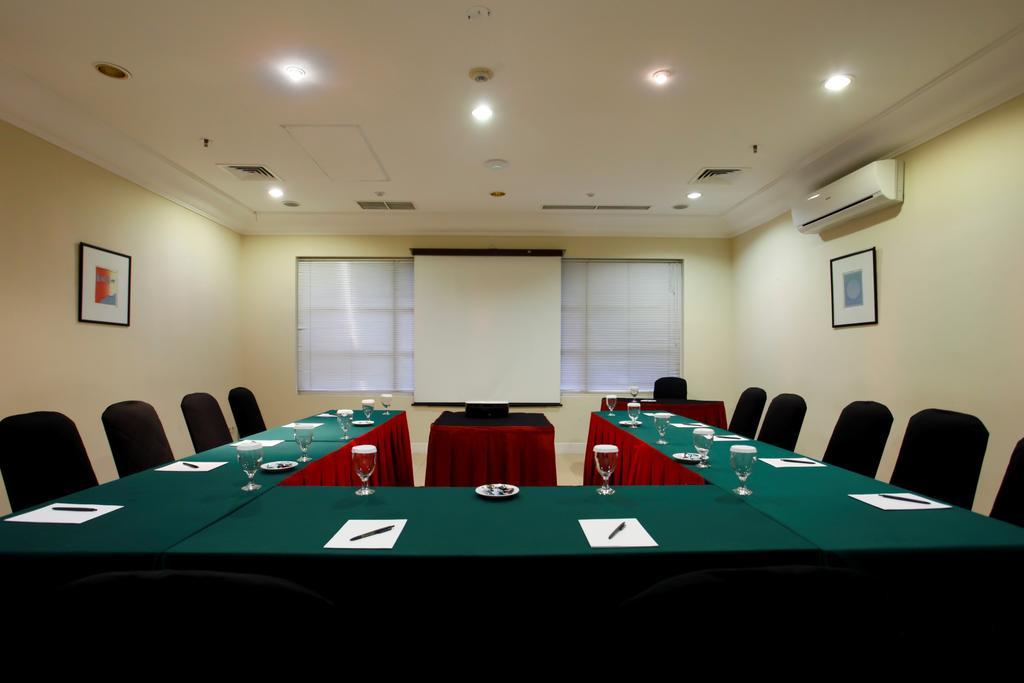 Batavia Hotel & Serviced Apartments Jakarta Ngoại thất bức ảnh