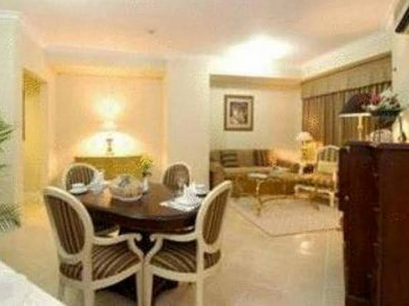 Batavia Hotel & Serviced Apartments Jakarta Ngoại thất bức ảnh